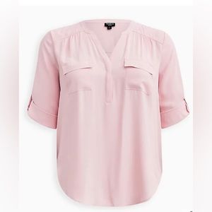 Torrid Size 2 HARPER GEORGETTE PULLOVER 3/4 SLEEVE
BLOUSE